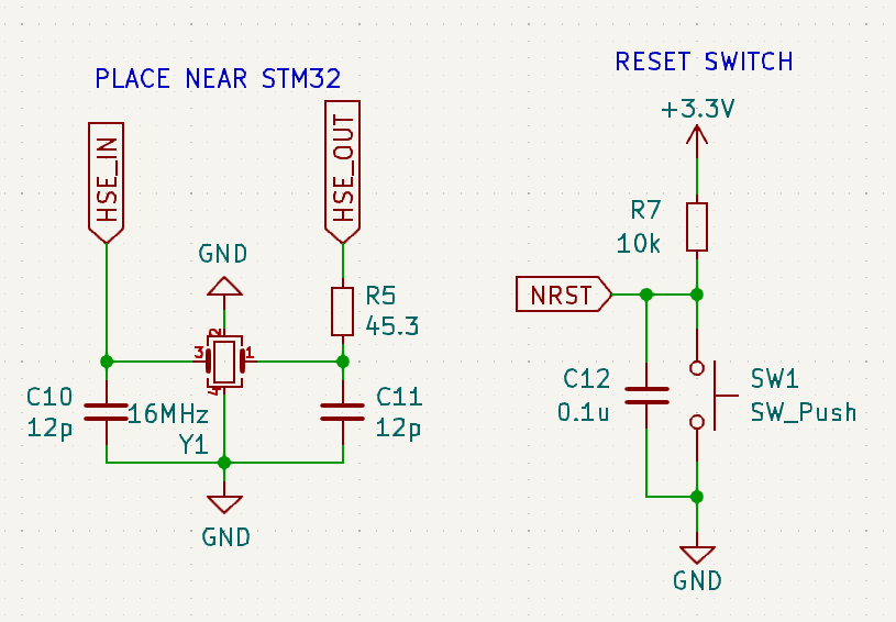 El oscilador de 16 MHz le da al microcontrolador una fuente de reloj externa precisa para mejorar su rendimiento y el switch de reinicio garantiza un reinicio limpio y estable.